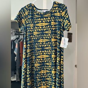 S LuLaRoe Carly dress. Bought and never worn. Non smoking home